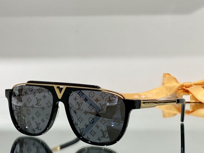 Louis Vuitton Sunglasses Top Quality LVS00121